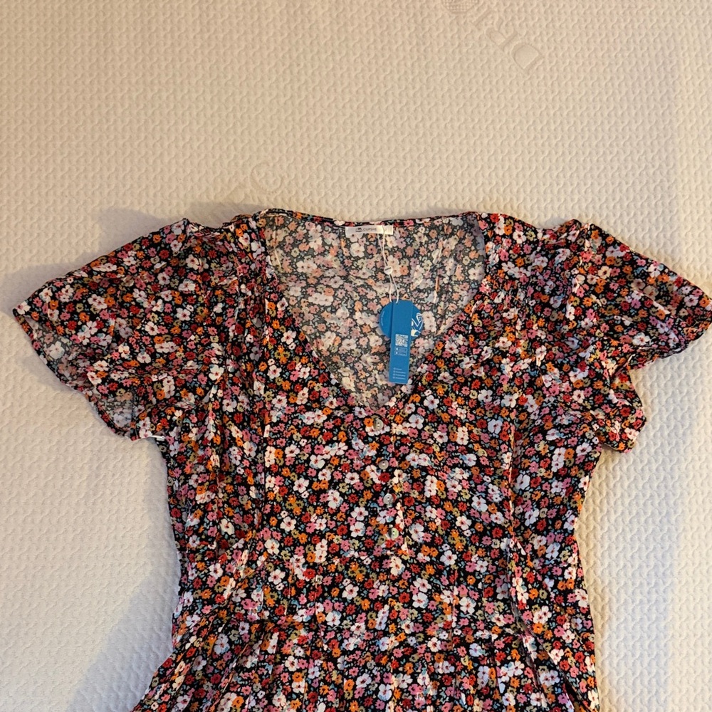 Cupshe Floral V-Neck Short Sleeve Women’s Mini Dress- Black Multi